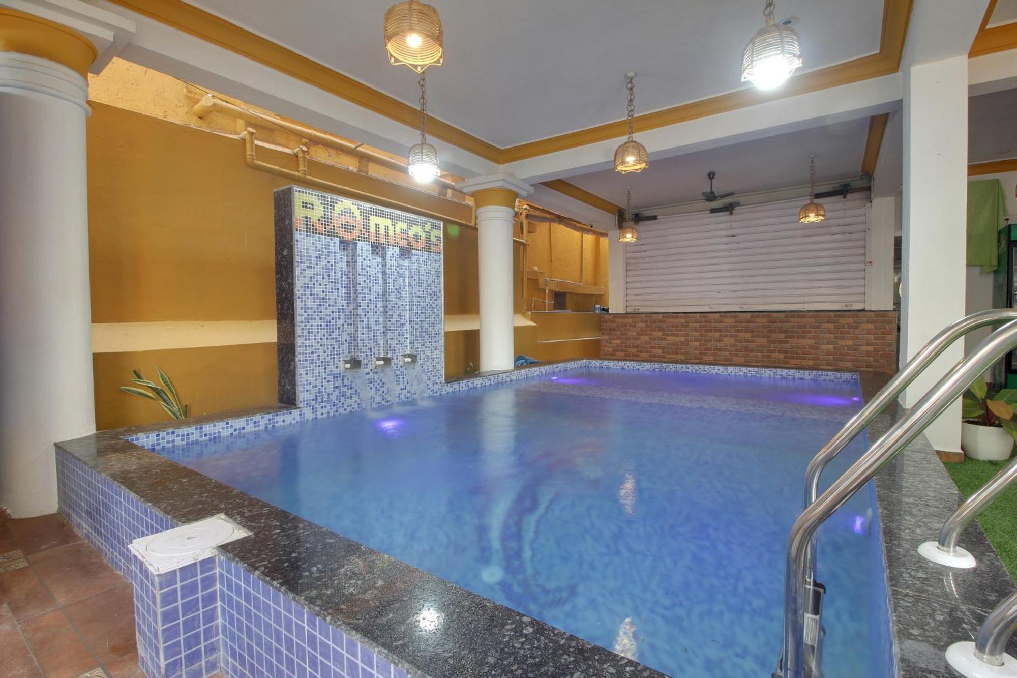 Hotel Collection O Romeos Place Baga Beach Calangute Exterior foto